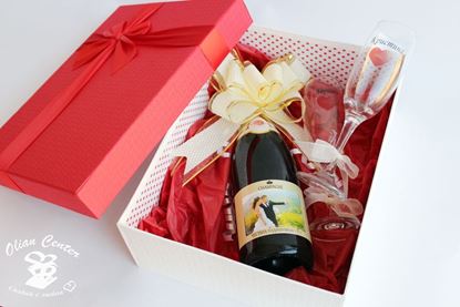Снимка на Специален подарък с шампанско и чаши с Вашите имена
